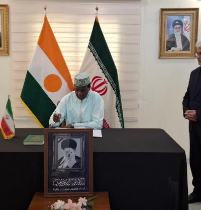 Signing of the Condolence Book for the Martyrdom of the Leader of the Islamic Republic of Iran by the Prime Minister of Niger, H.E. Ali Lamine Zeine
